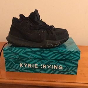 Men’s, Size 9.5 Kyrie Irving 3 shoes with box